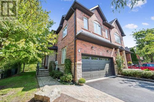 33 - 300 Ravineview Way, Oakville, ON - Outdoor