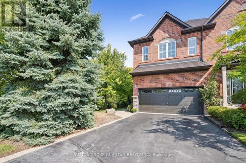 33 - 300 Ravineview Way, Oakville, ON - Outdoor
