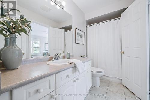 33 - 300 Ravineview Way, Oakville, ON - Indoor Photo Showing Bathroom