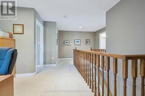 33 - 300 Ravineview Way, Oakville, ON - Indoor Photo Showing Other Room