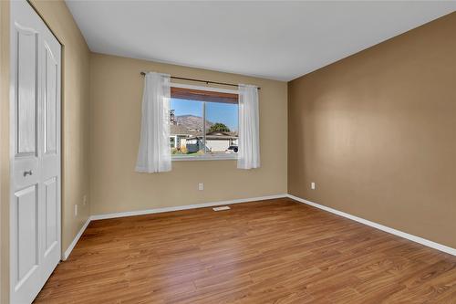 131-3400 Wilson Street, Penticton, BC - Indoor Photo Showing Other Room