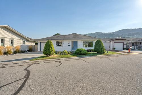 131-3400 Wilson Street, Penticton, BC - Outdoor With Facade