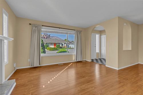 131-3400 Wilson Street, Penticton, BC - Indoor