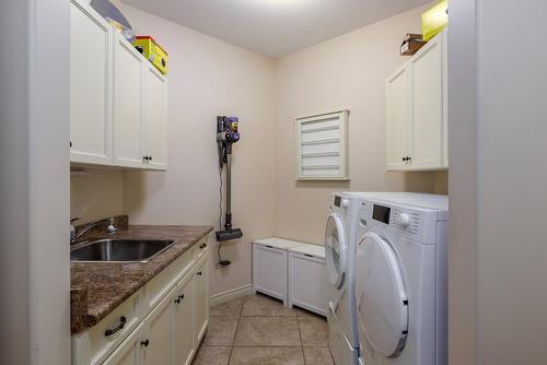 370 Sandpiper Street, Kelowna, BC - Indoor Photo Showing Laundry Room