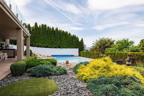 370 Sandpiper Street, Kelowna, BC - Outdoor With In Ground Pool