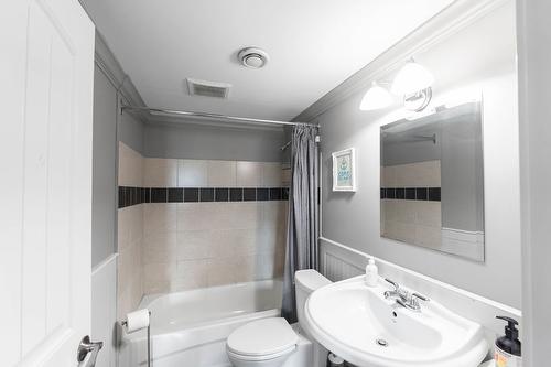 1835 Horizon Drive, West Kelowna, BC - Indoor Photo Showing Bathroom