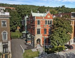 1565Z  - 1569Z Av. du Docteur-Penfield  Montréal (Ville-Marie), QC H3G 1C6