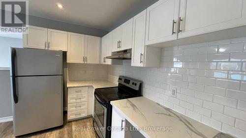 468-476 Main Street E, Hamilton (Stinson), ON - Indoor Photo Showing Kitchen
