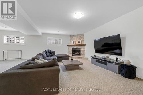 10 Montrose Street, St. Catharines (Rykert/Vansickle), ON - Indoor With Fireplace