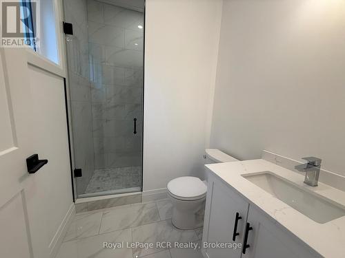 170 Elgin St, Grey Highlands, ON - Indoor Photo Showing Bathroom