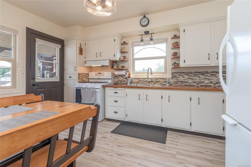 9381 Chemainus Rd, Chemainus, BC 