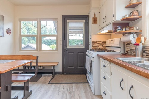 9381 Chemainus Rd, Chemainus, BC 