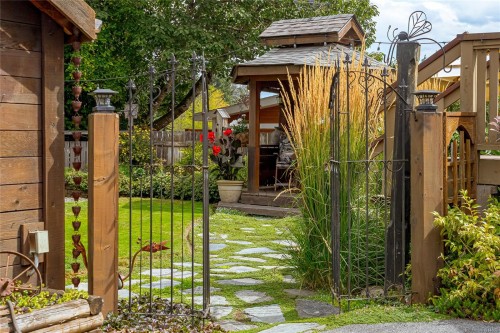 9381 Chemainus Rd, Chemainus, BC 