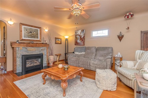 9381 Chemainus Rd, Chemainus, BC 