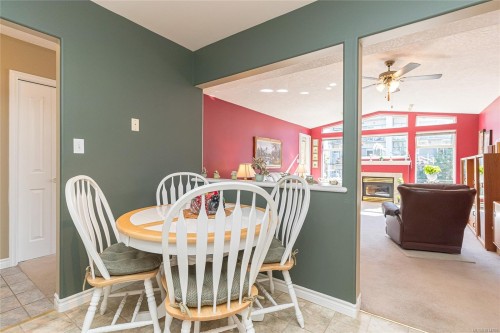 409-606 Goldstream Ave, Langford, BC - Indoor Photo Showing Dining Room
