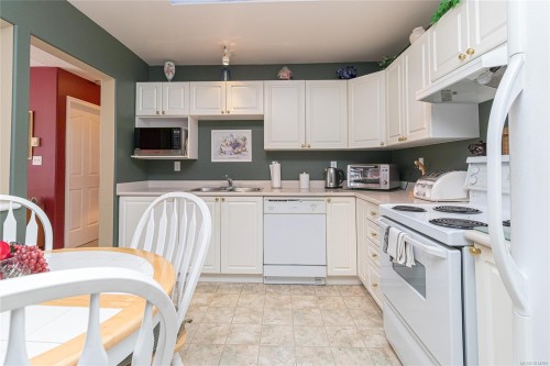 409-606 Goldstream Ave, Langford, BC - Indoor Photo Showing Kitchen With Double Sink