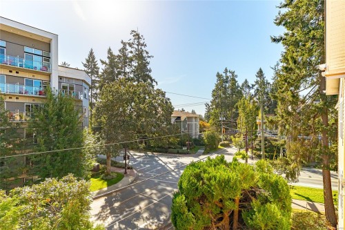 409-606 Goldstream Ave, Langford, BC - Outdoor