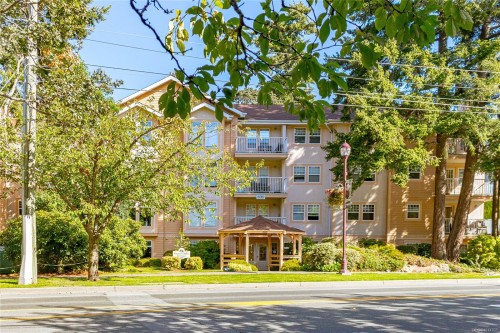 409-606 Goldstream Ave, Langford, BC - Outdoor