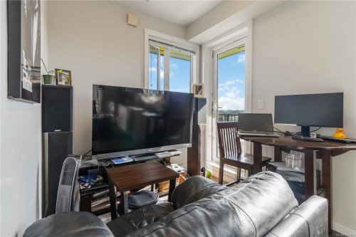 602-868 Orono Ave, Langford, BC - Indoor Photo Showing Office