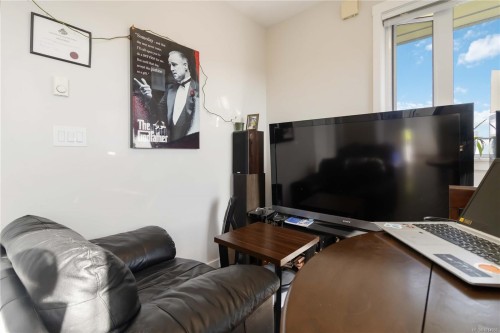 602-868 Orono Ave, Langford, BC - Indoor Photo Showing Living Room