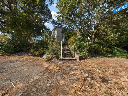 2702 Roseberry Ave, Victoria, BC 