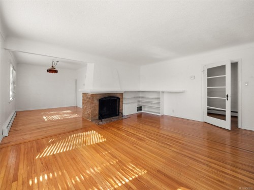 2702 Roseberry Ave, Victoria, BC 