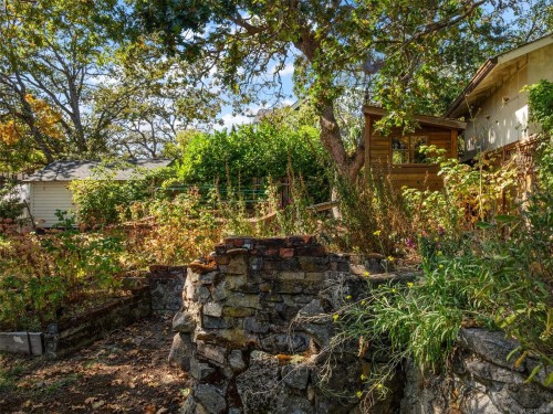 2702 Roseberry Ave, Victoria, BC 