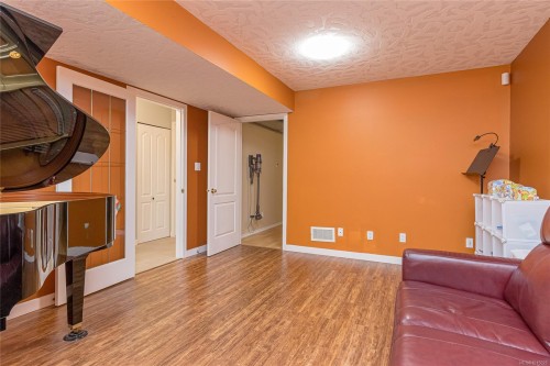 4731 Hammond Bay Rd, Nanaimo, BC 