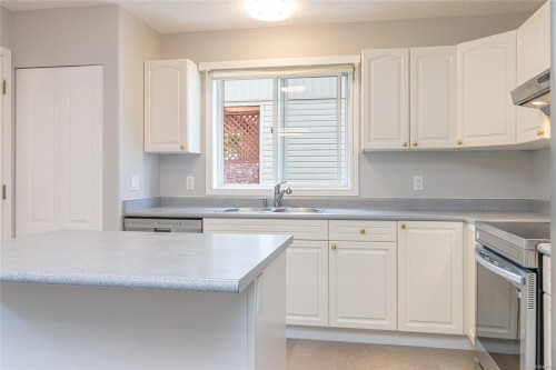 4731 Hammond Bay Rd, Nanaimo, BC 