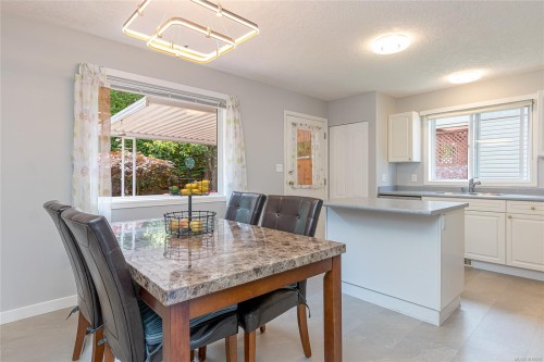 4731 Hammond Bay Rd, Nanaimo, BC 