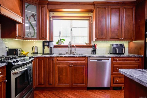 5953 Stuart Ave, Port Alberni, BC 