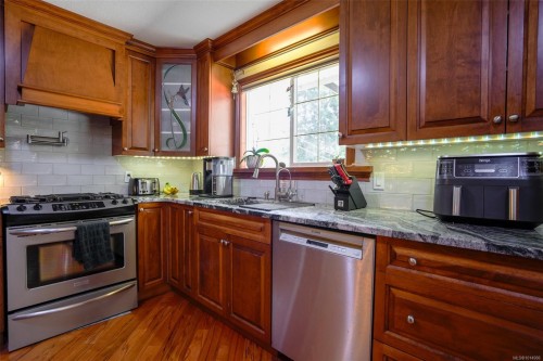 5953 Stuart Ave, Port Alberni, BC 