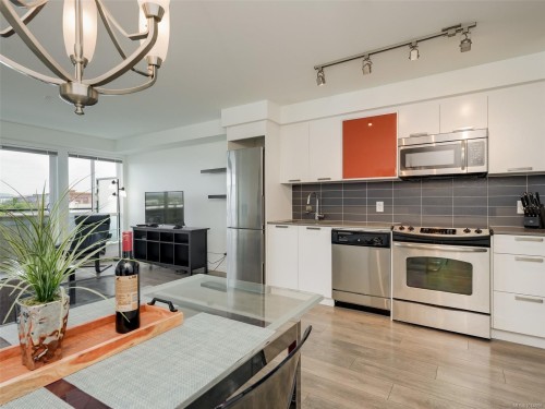 405-517 Fisgard St, Victoria, BC - Indoor Photo Showing Kitchen With Stainless Steel Kitchen