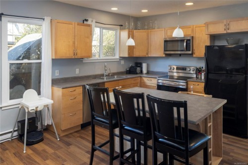 948 Mason St, Victoria, BC 