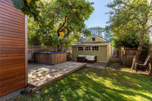 948 Mason St, Victoria, BC 