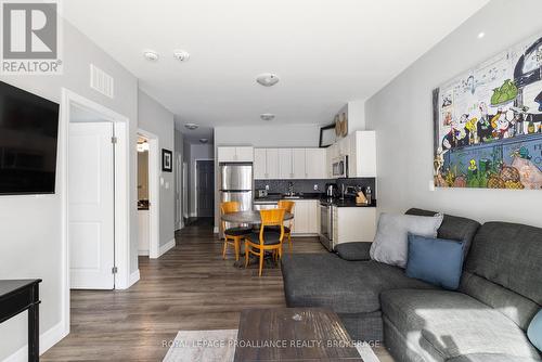 113 - 501 Frontenac Street, Kingston (East Of Sir John A. Blvd), ON - Indoor Photo Showing Living Room