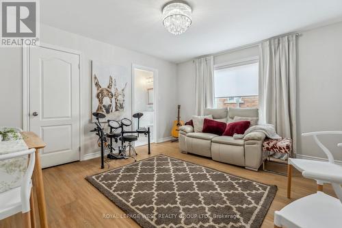 264 Morden Drive, Shelburne, ON - Indoor Photo Showing Living Room