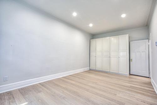 Primary bedroom - 6-388 Av. Olivier, Westmount, QC - Indoor Photo Showing Other Room