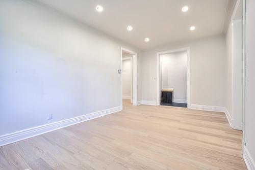 Living room - 6-388 Av. Olivier, Westmount, QC - Indoor Photo Showing Other Room