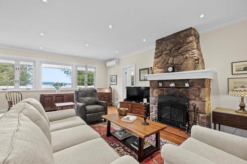 Salon - 182 Rue Main, Hudson, QC - Indoor Photo Showing Living Room With Fireplace