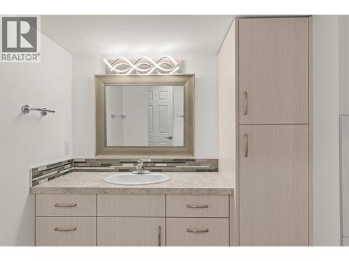 2039 Game Court, Armstrong, BC - Indoor Photo Showing Bathroom