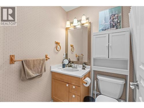 2039 Game Court, Armstrong, BC - Indoor Photo Showing Bathroom