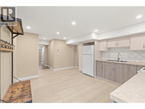 2039 Game Court, Armstrong, BC - Indoor Photo Showing Kitchen With Double Sink