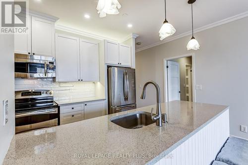 715 - 980 Yonge Street, Toronto, ON - Indoor Photo Showing Kitchen With Upgraded Kitchen