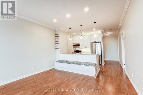 715 - 980 Yonge Street, Toronto, ON - Indoor Photo Showing Kitchen