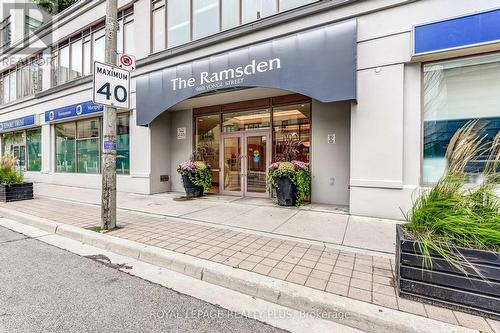 715 - 980 Yonge Street, Toronto, ON - Outdoor