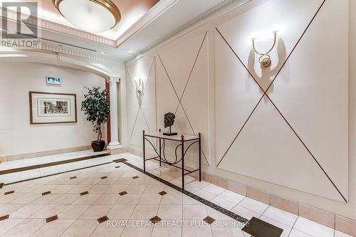 715 - 980 Yonge Street, Toronto, ON - Indoor Photo Showing Other Room