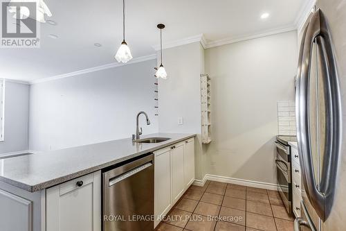 715 - 980 Yonge Street, Toronto, ON - Indoor Photo Showing Kitchen With Upgraded Kitchen