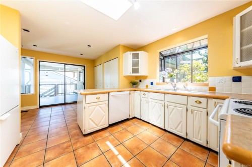 3521 Fairview Dr, Nanaimo, BC 