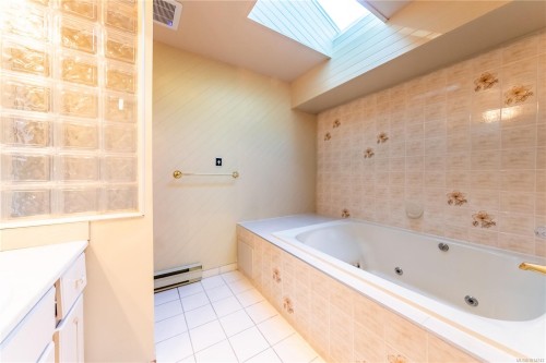 3521 Fairview Dr, Nanaimo, BC 